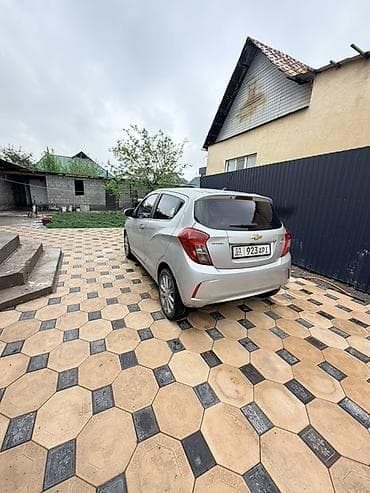 lada 2105: Chevrolet Spark: 2017 г., 1 л, Автомат, Бензин, Хэтчбэк — 6