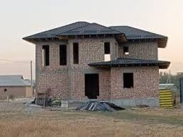 плащ дождовик: •	«Кровля под ключ — качественно, надёжно, в срок!» 	•	«Делаем кровлю — 6