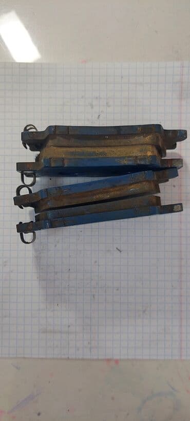 сколько стоит шины: Комплект тормозных колодок Toyota 2013 г., Б/у, Оригинал, Япония — 2