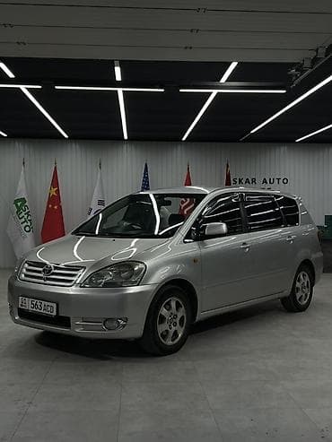 Toyota Ipsum: 2002 г., 2.4 л, Автомат, Бензин, Минивэн