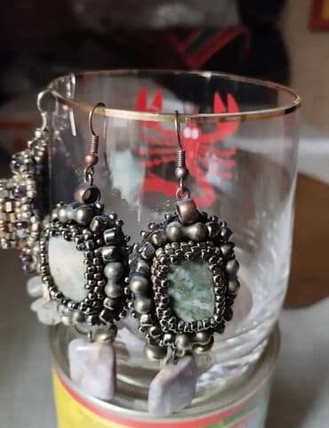 модный современные кыргызские национальные платья: Серьги на коже из бисера и натуральных камней ручной работы. Цена — 3