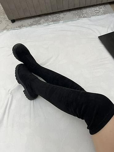 Черные ботфорты-носки на массивной подошве - Высокие ботфорты до