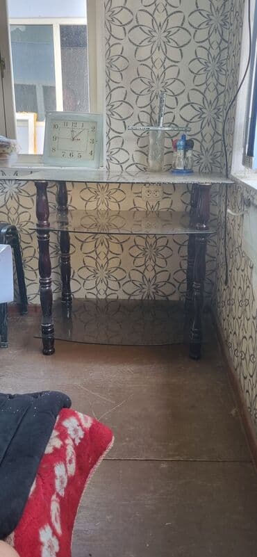 купить стеклянную подставку под телевизор: Продаю под телевизорник стеклянный разбирается в хорошем состоянии — 1