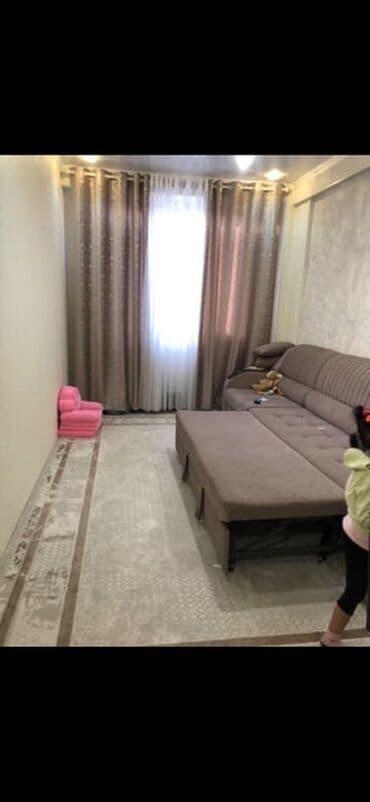 пуфик для салона: Прямой диван, Трехместный — 1