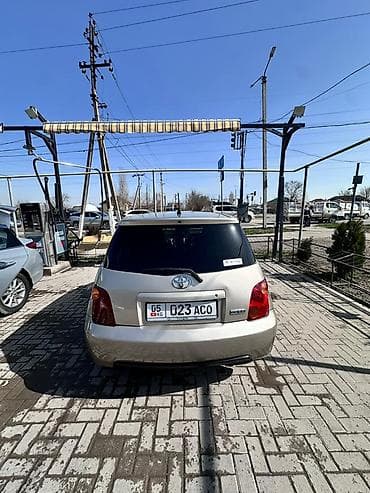 70 сом: Toyota Ist: 2002 г., 1.5 л, Хетчбек — 4