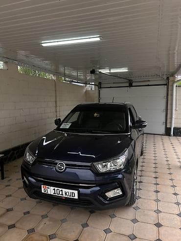 санёнг тиволи: Ssangyong Tivoli: 2018 г., Автомат, Бензин, Кроссовер — 1