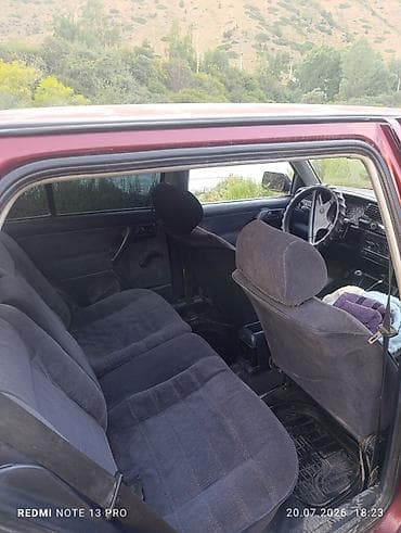 Volkswagen Vento: 1993 г., 1.8 л, Механика, Газ, Седан — 6