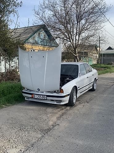 mers 203: BMW 5 series: 1991 г., 3.2 л, Седан — 1