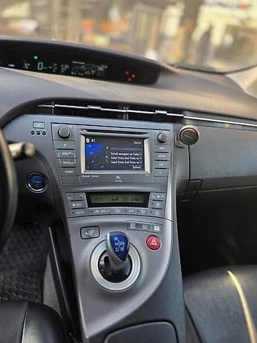 Toyota Prius: 2012 г., 1.8 л, Робот, Гибрид, Хэтчбэк — 8
