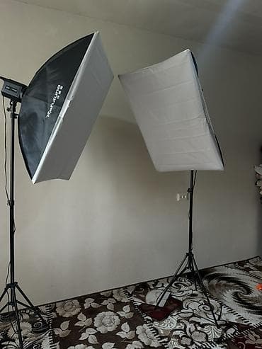 свет для студии: Комплект студийного света для фото/видео. Состав: - 2 стойки-штатива — 1