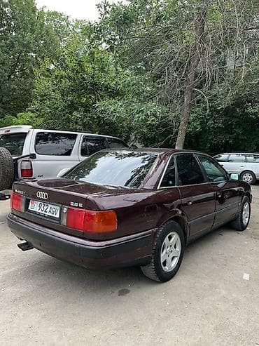 Audi 100: 1992 г., 2.6 л, Механика, Бензин, Седан — 4