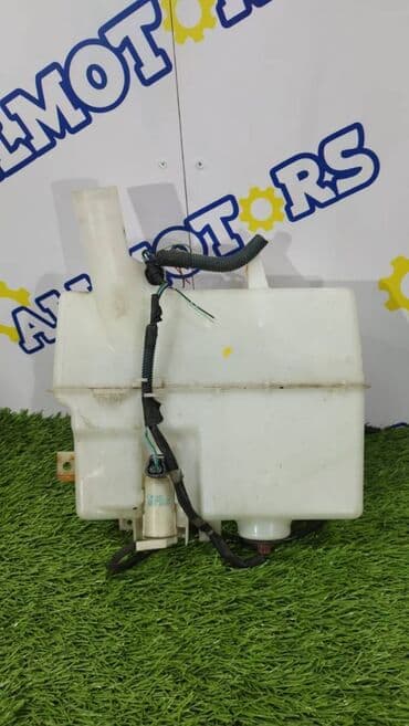 infinity g35: Бачок Infiniti Б/у, Оригинал — 1