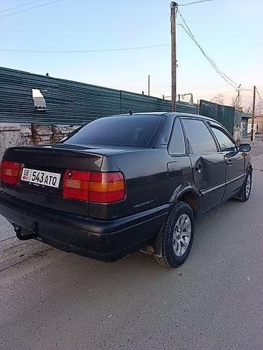 экран саната: Автомобиль — легковой седан/хэтчбек с 5 дверями, салон темный — 9