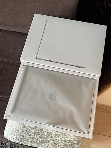 starlight: Ультрабук, Б/у, Apple M3, ОЗУ, RAM: 8 ГБ, В рассрочку — 3
