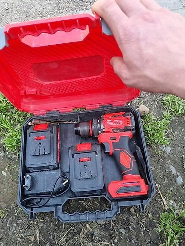 Аккумуляторная дрель‑шуруповёрт в комплекте - Бренд: Milwaukee (серия