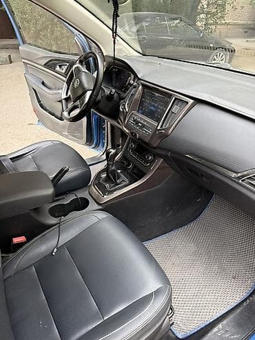 wuling mini ev: BAIC YINXIANG Бензин 1.4 л Минивэн (7 местный) Год 2021 год Коробка — 4