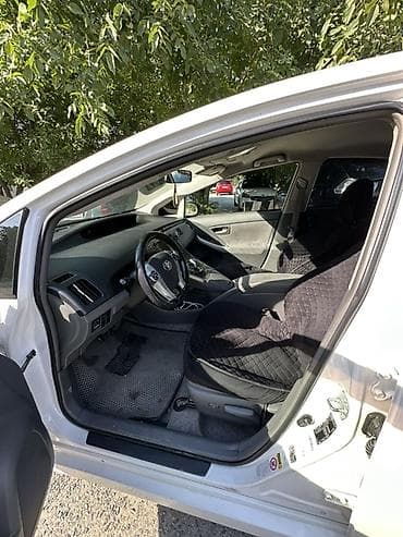 Toyota Prius: 2010 г., 1.8 л, Робот, Гибрид, Хэтчбэк — 5