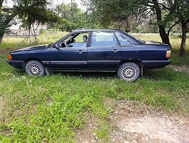 дрон e88 pro: Audi 100: 1987 г., 1.8 л, Механика, Бензин, Седан — 3