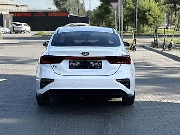 автомаи: Kia K3: 2018 г., 1.6 л, Автомат, Бензин, Седан — 2