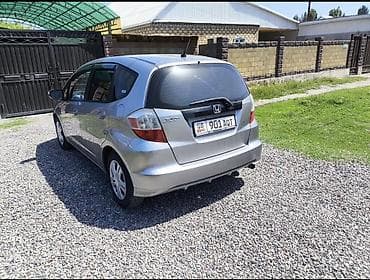 машина салон: Honda Fit: 2008 г., 1.5 л, Механика, Бензин, Хэтчбэк — 3