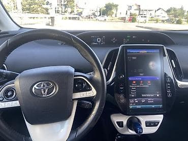 Транспорт: Toyota Prius: 2018 г., 1.8 л, Автомат, Гибрид, Лифтбек — 4