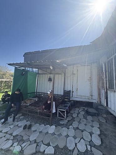 гараж металический: Бытовой модуль из морских контейнеров с террасой - Компоновка: два — 1