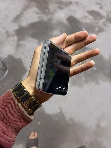 deco e4: Samsung Galaxy Z Flip 5, Новый, 256 ГБ, цвет - Серебристый — 4