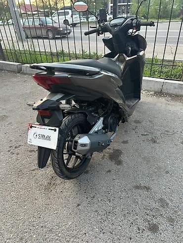 65 style: Макси-скутер 150 куб. см, Бензин, Б/у — 5