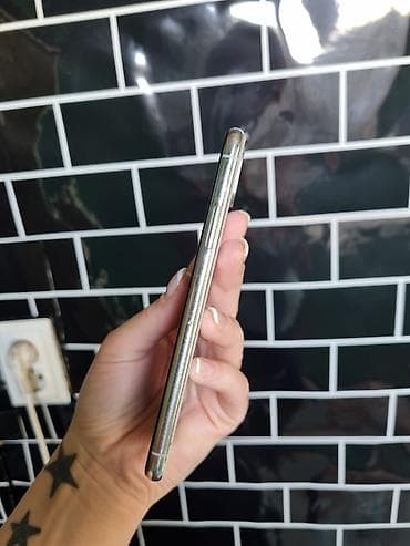 michail kors: IPhone X. классика 64 гб Дисплей: 5.8" OLED - 1125 x 2436 Чип: Apple — 3