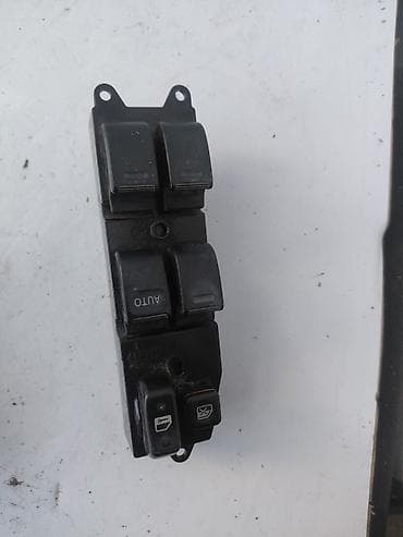 Автохимия: Дверь Передняя левая Toyota, Б/у, Оригинал — 1