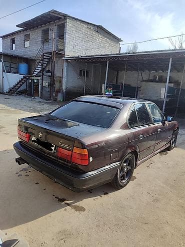 Унаа сатуу: BMW 5 series: 1991 г., 2.5 л, Кол менен иштөөчү, Седан — 5