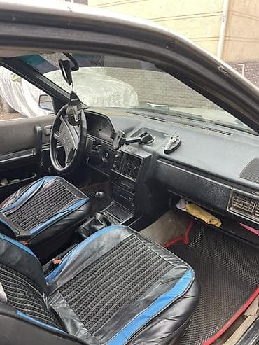 спидометра: Audi 100: 1986 г., 1.8 л, Механика, Бензин, Седан — 6