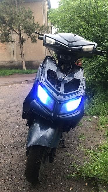 продаю скутер водный: Скутер/мопед с агрессивной передней оптикой. Основные особенности: - — 1