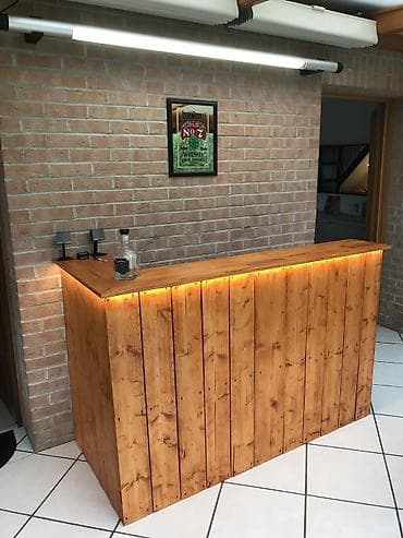 Жарнамалык жабдуулар: Продаю стойка для разливного пива с полкой и доской — 1