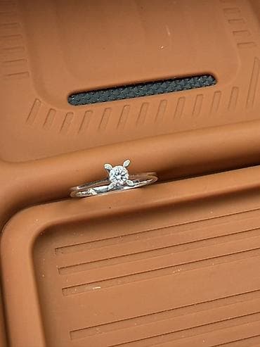 Кольцо из белого золота с натуральным бриллиантом 17,5-18р - Металл — 3