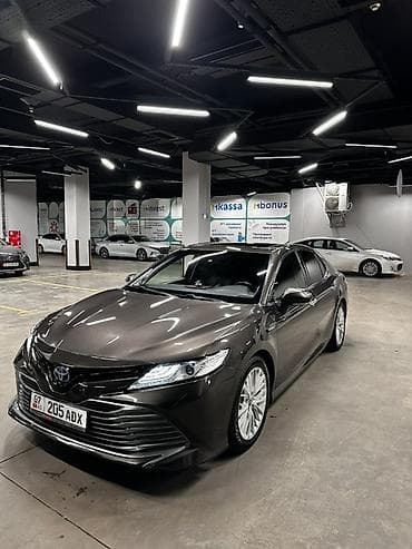 crv 2: Toyota Camry: 2018 г., 2.5 л, Автомат, Гибрид, Седан — 2
