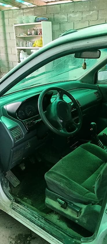 бизнес машина: Mitsubishi Space Wagon: 1993 г., 2 л, Ручные, Бензин, Универсал — 8