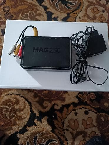 Комплект для домашнего интернета и IPTV Состав: - IPTV-приставка