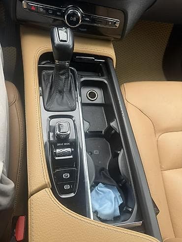 Volvo: Volvo XC90: 2018 г., 2 л, Автомат, Бензин, Кроссовер — 9