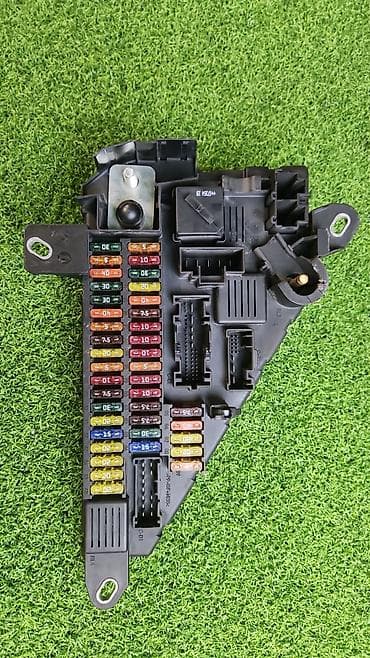 bmv e32: Блок предохранитель 9 138 —-830 Год 2007 В отличном состоянии, очень — 1