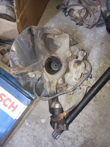 делика кузов: Передняя левая Ступица Mitsubishi 2001 г., Б/у, Оригинал, Япония — 2