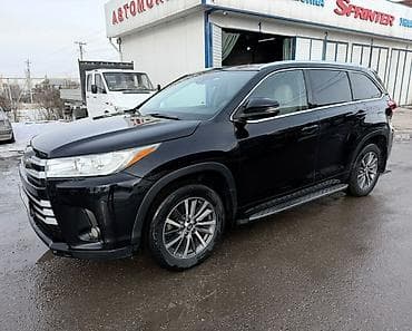боковой ряд: Toyota Highlander: 2018 г., 3.5 л, Автомат, Бензин, Кроссовер — 2