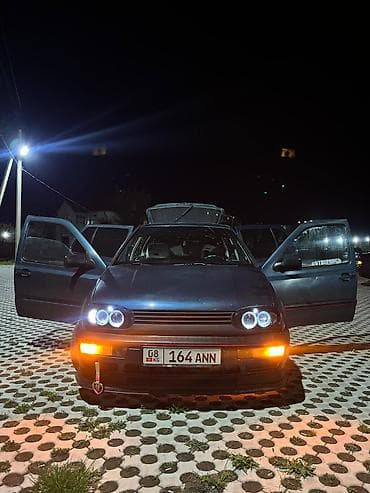 электрокар фольксваген: Volkswagen Golf: 1994 г., 2.8 л, Ручные, Бензин, Хэтчбэк — 2
