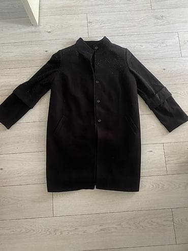 Черное женское пальто VELVET - Фасон: прямое, длина до колена at lalafo.kg Черное женское пальто VELVET - Фасон: прямое, длина до колена