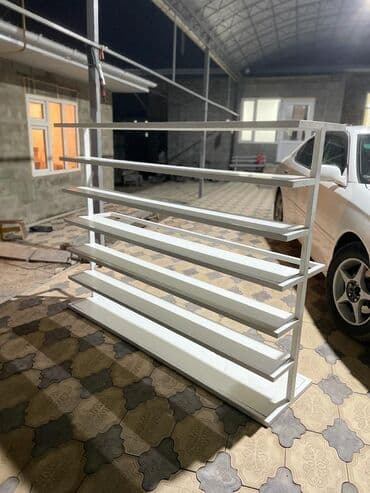 оборудование для бутика: Продаю полку для бутика очень в хорошем состоянии — 1