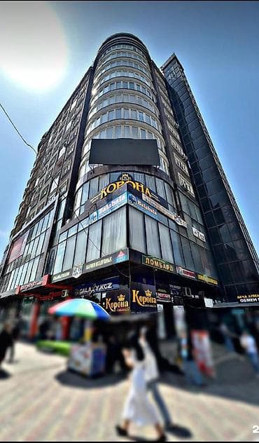 маникюрный салон: Продаётся торговое помещение с витринным остеклением по периметру — 6