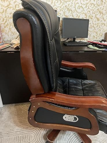 Офис столдору: Офис креслолор, Дөңгөлөктүү, түсү - Кара, Экокожа — 1