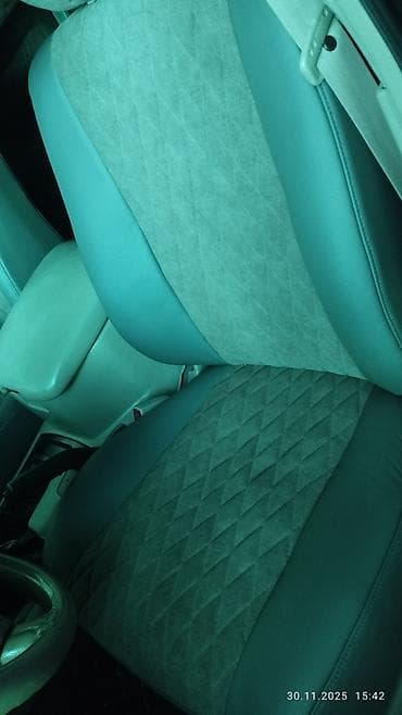 голиф 2: Тойота Ленд Крузер 100. Основные особенности: - Полноразмерный — 3