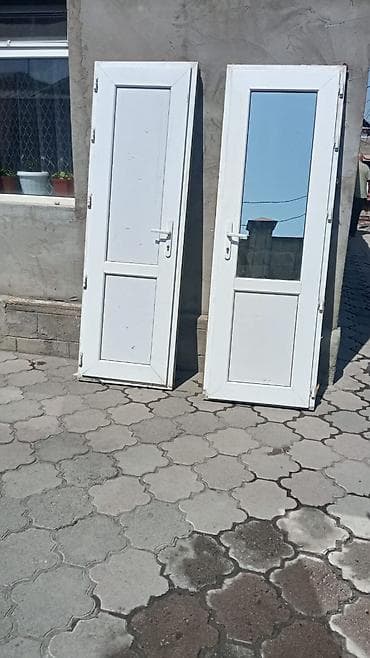 Пластиковая дверь, Б/у, Со стеклом