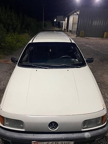 Volkswagen Passat Variant: 1993 г., 1.8 л, Механика, Бензин, Универсал